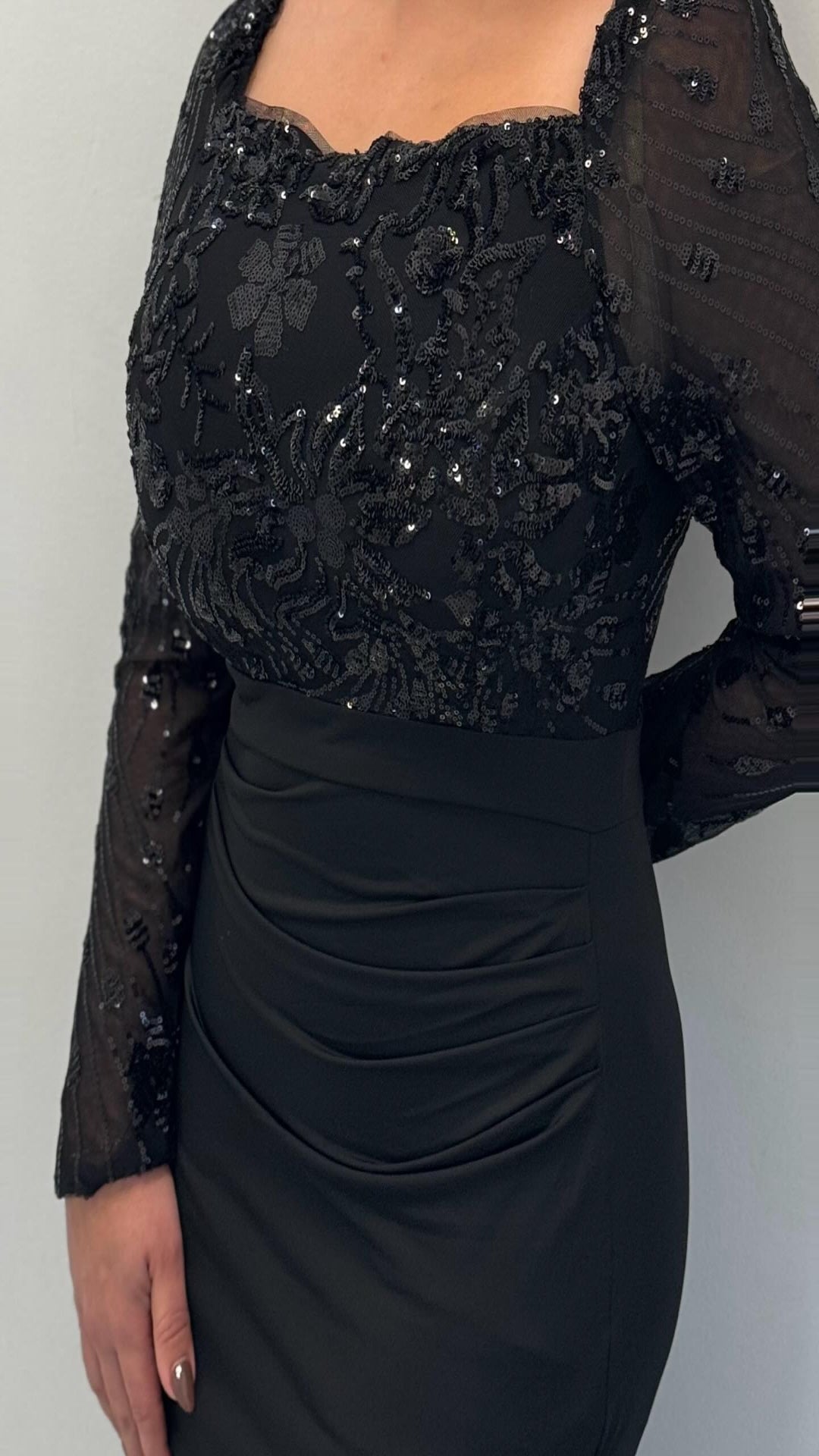 Vestido de fiesta semitransparente