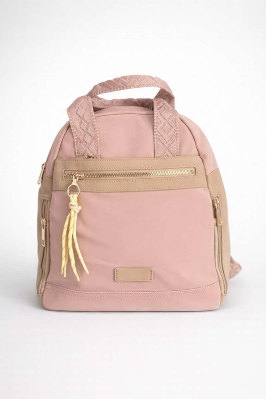 Mochila de nylon con colgante