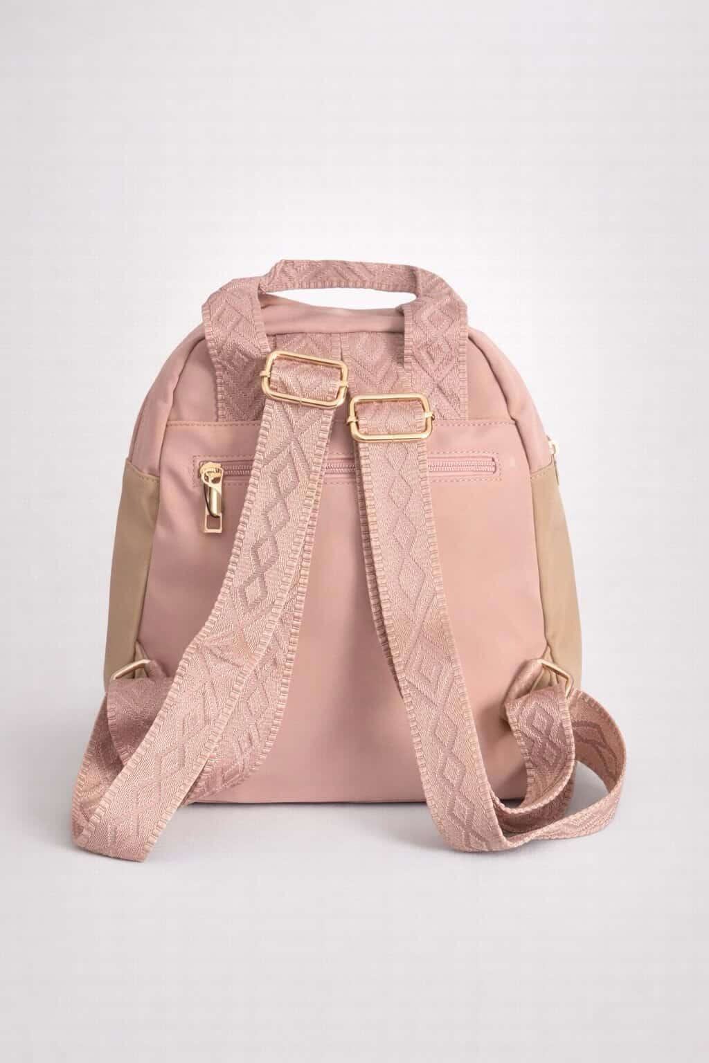 Mochila de nylon con colgante