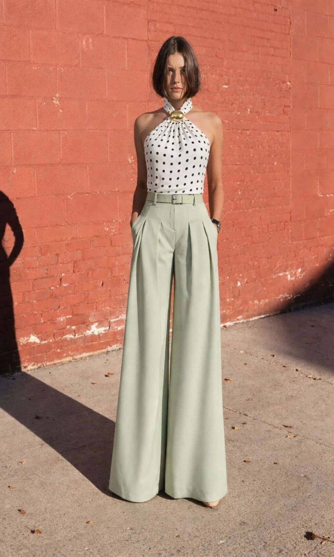 Pantalón pliegues con cinturón