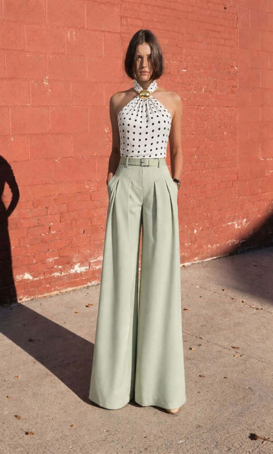 Pantalón pliegues con cinturón