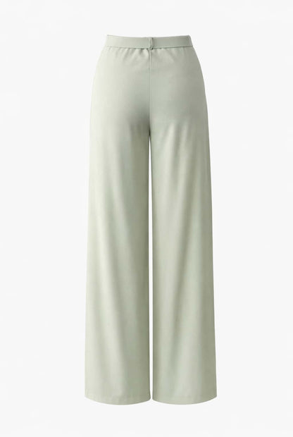 Pantalón pliegues con cinturón