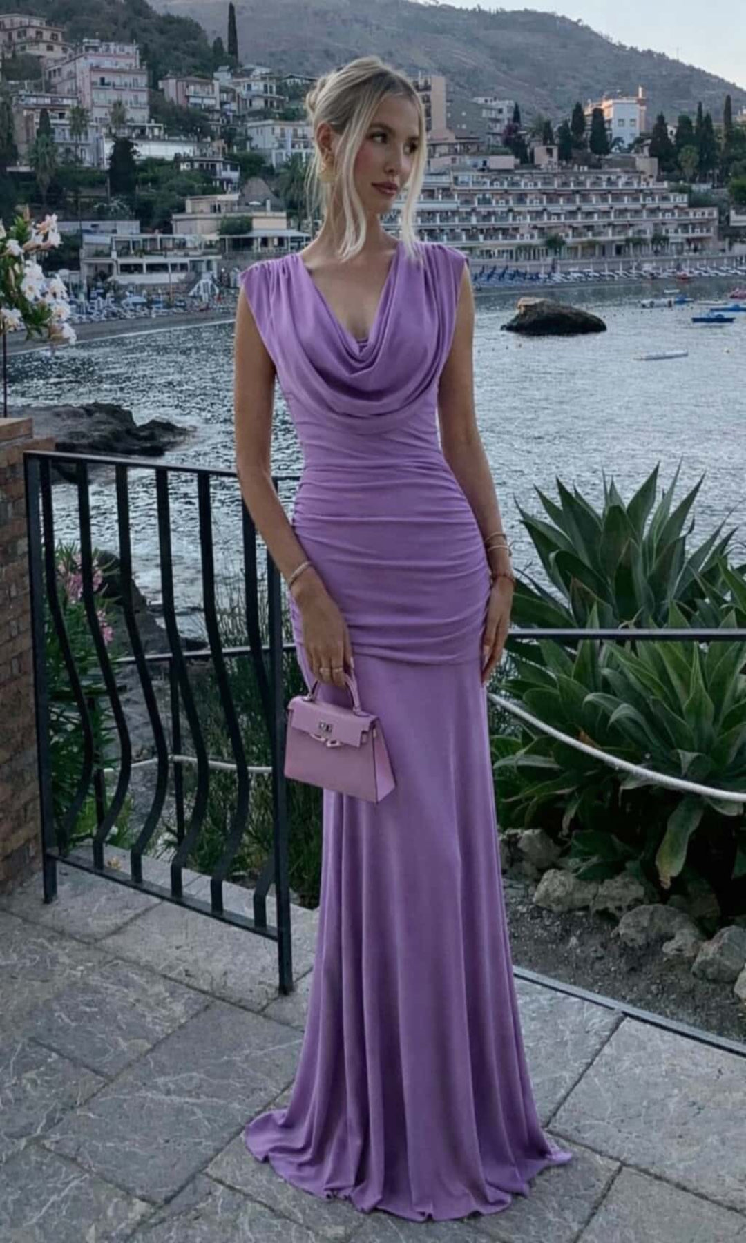 Vestido largo escote drapeado