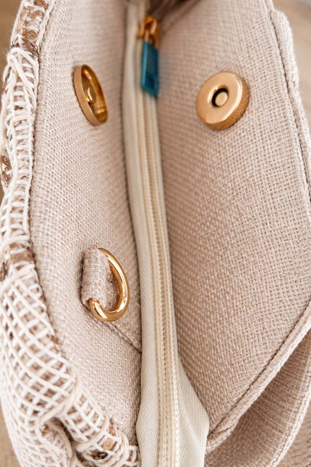 Bolso efecto rafia con lentejuelas
