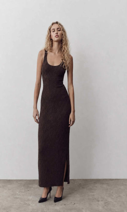 Vestido básico con tirantes