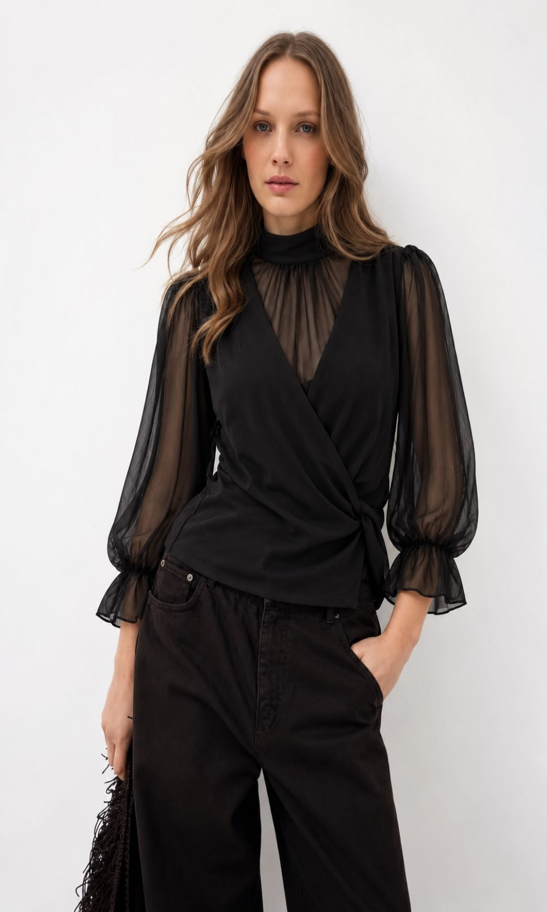 Blusa cruzada semitransparente