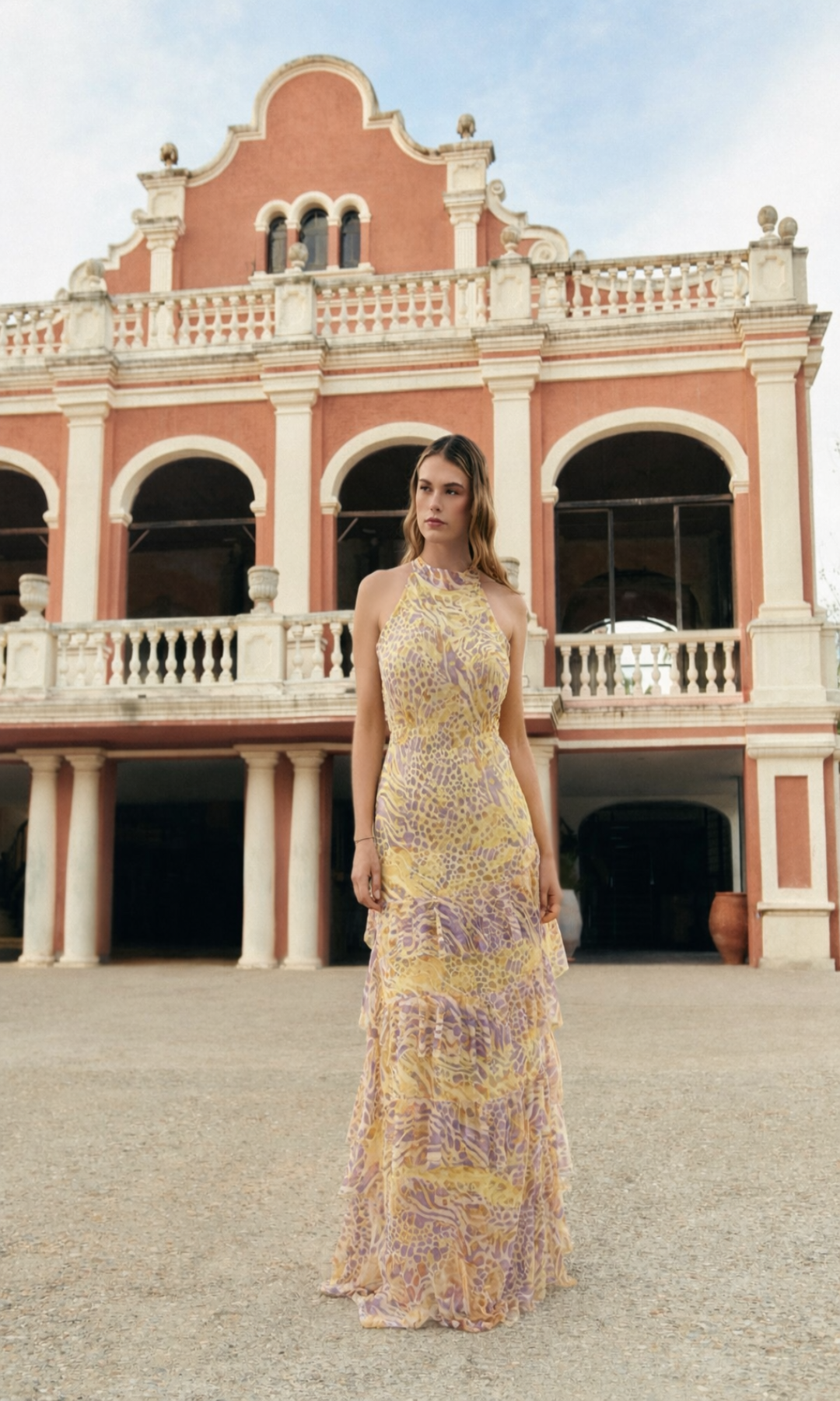 Vestido halter volantes