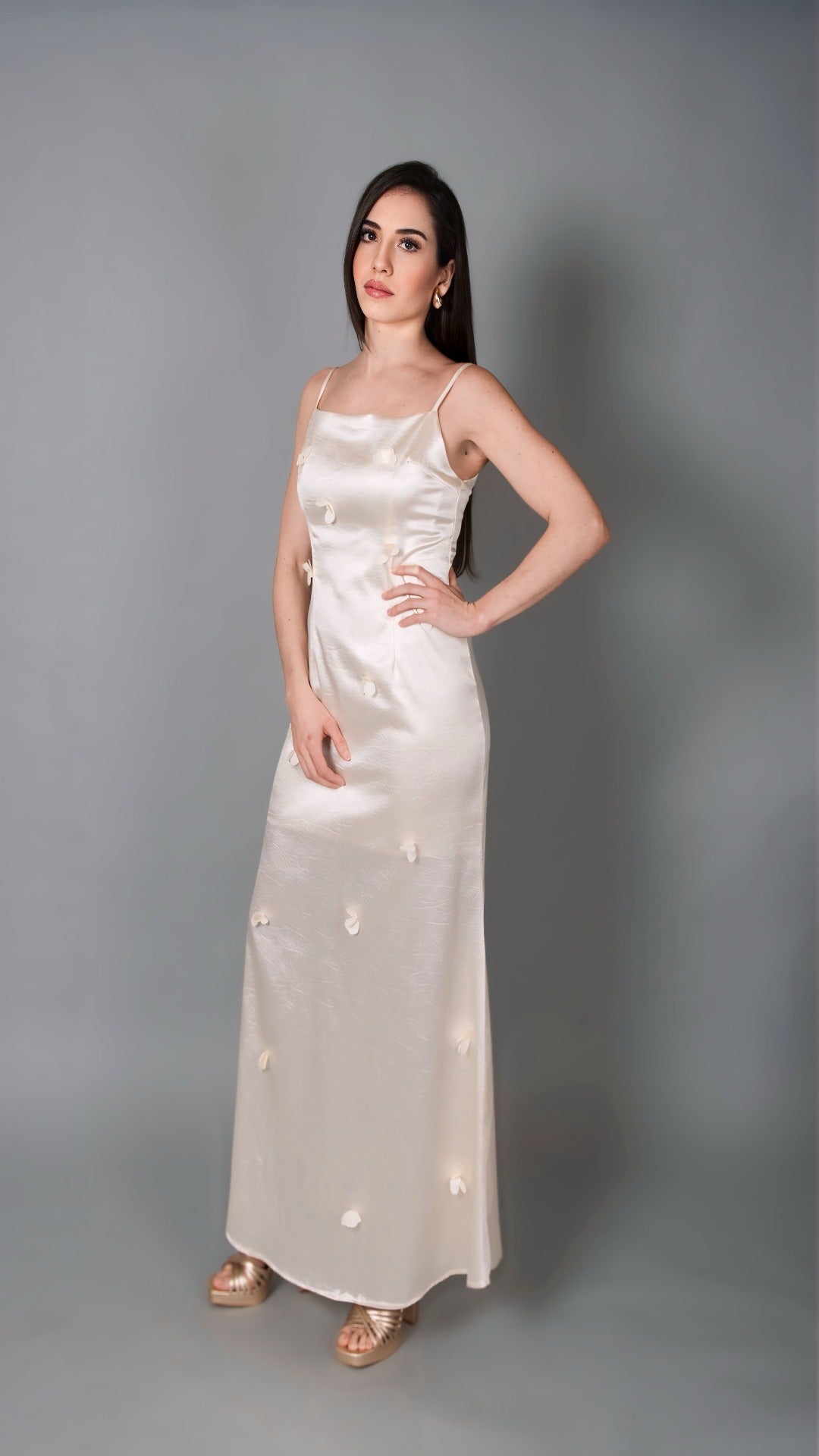 Robe en satin fleurie