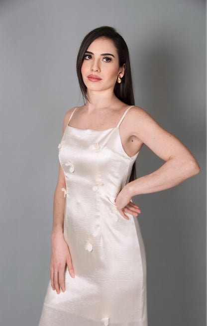 Vestido florido em cetim