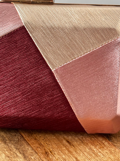 Bolso clutch geométrico