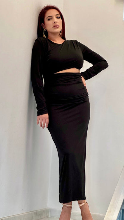 Robe noire avec fente