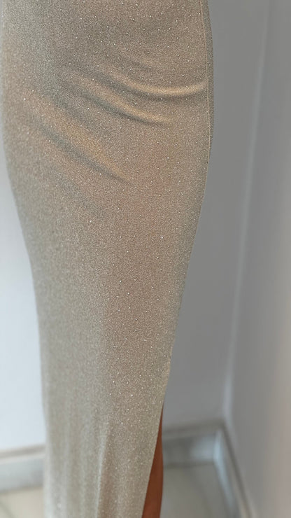 Robe découpée avec diamants