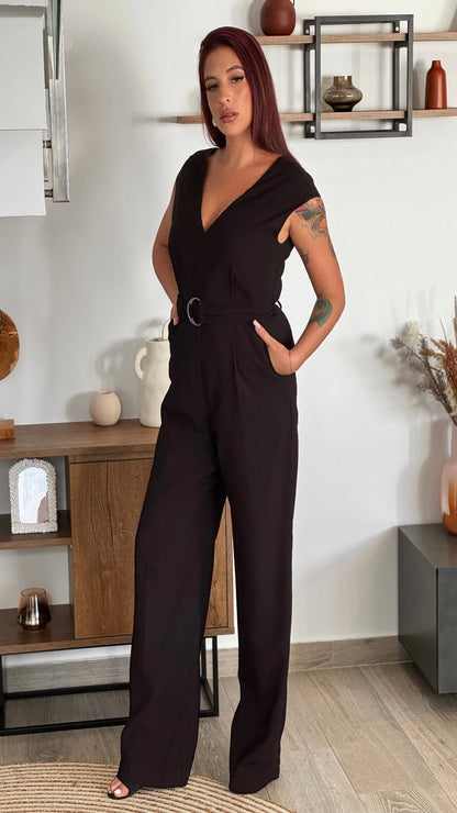 Combinaison noire avec ceinture